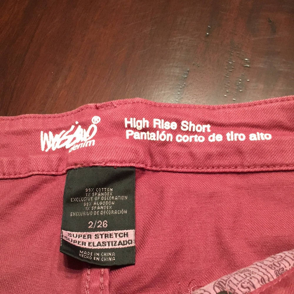 Shorts - Picture 3 of 3